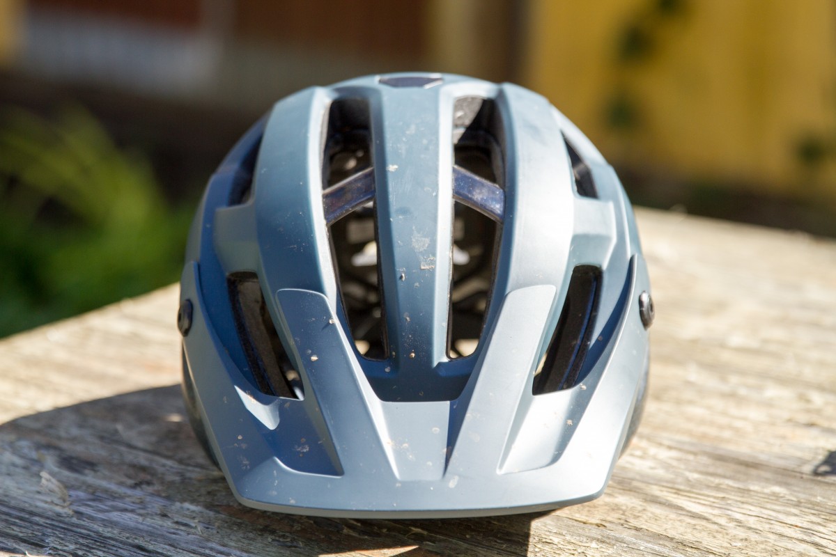Giro Manifest Spherical Review (The front-to-back vents keep this helmet as cool as any we tested.)