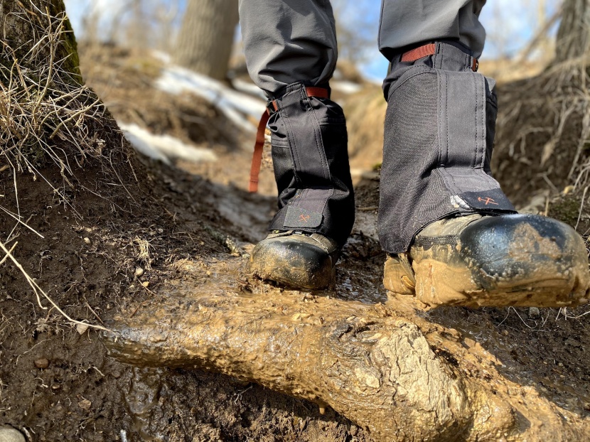 rei co-op backpacker low - the backpacker low sits flush against boots so even mud can't squish...