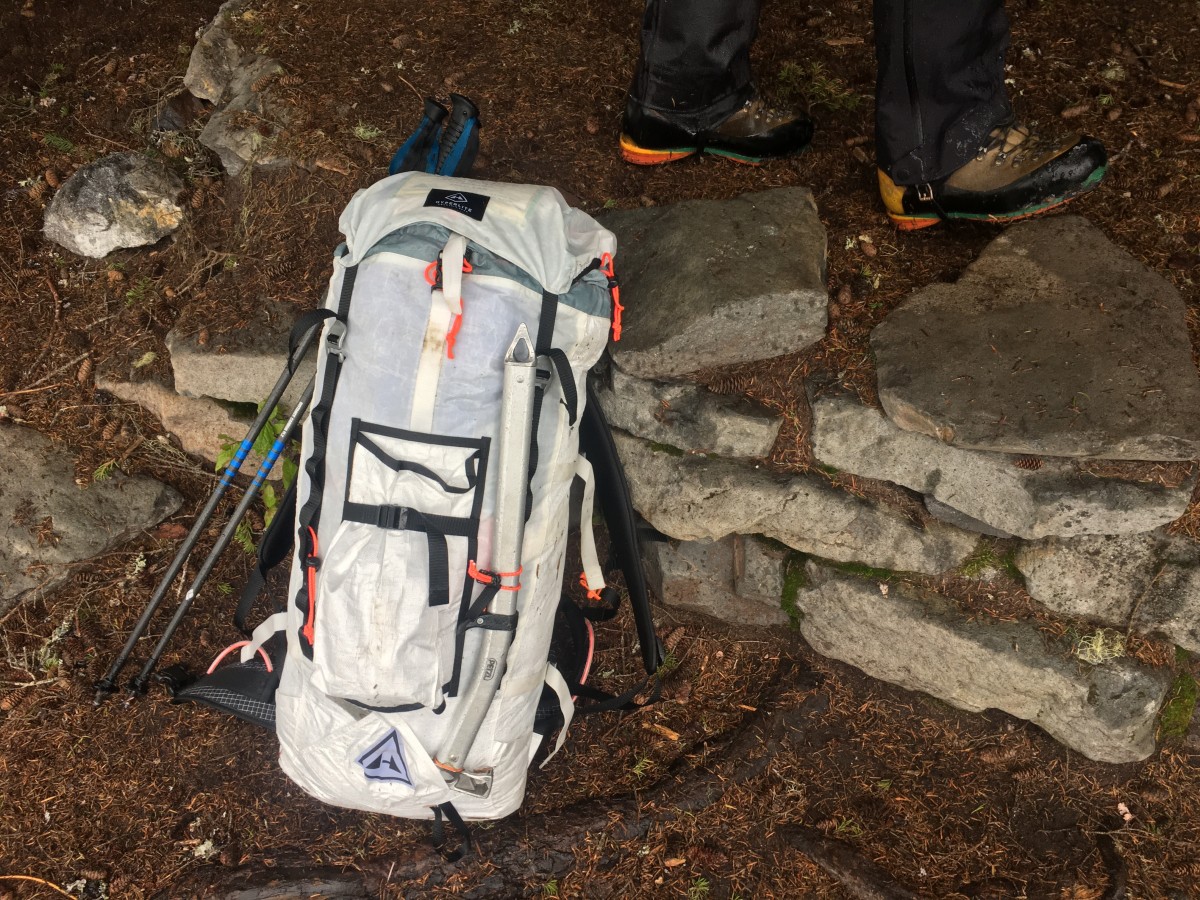 Hyperlite Prism Review (At least our gear stays dry on wet days in the mountains with the water-resistant Prism.)