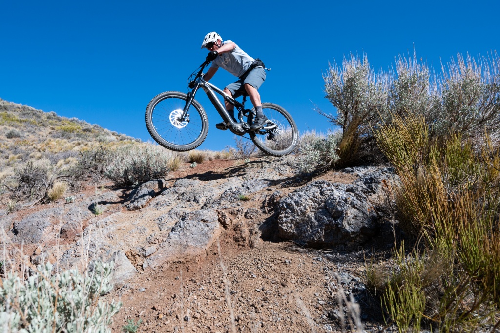commencal meta power tr ride - the meta power tr is a versatile trail riding e-mtb at a very...