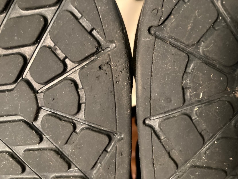 crankbrothers stamp boa- unisex - here you can see some rubber missing from our pins. we question the...