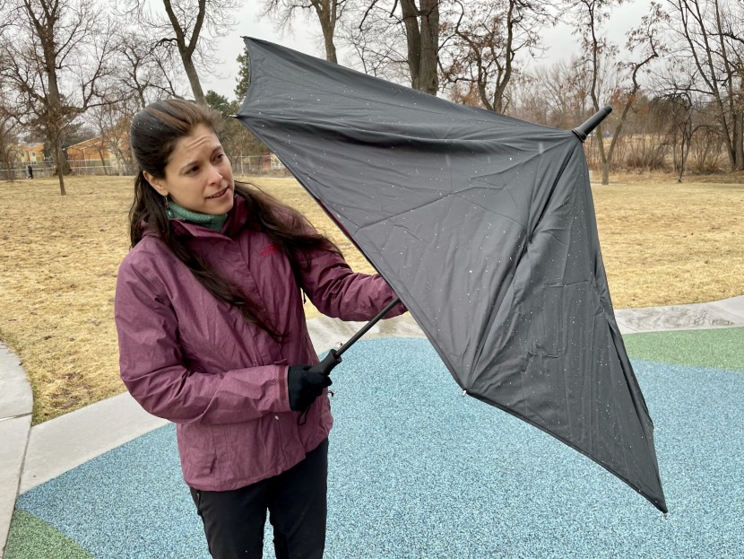 betterbrella deluxe - controlling the canopy requires two hands due to its overall weight...