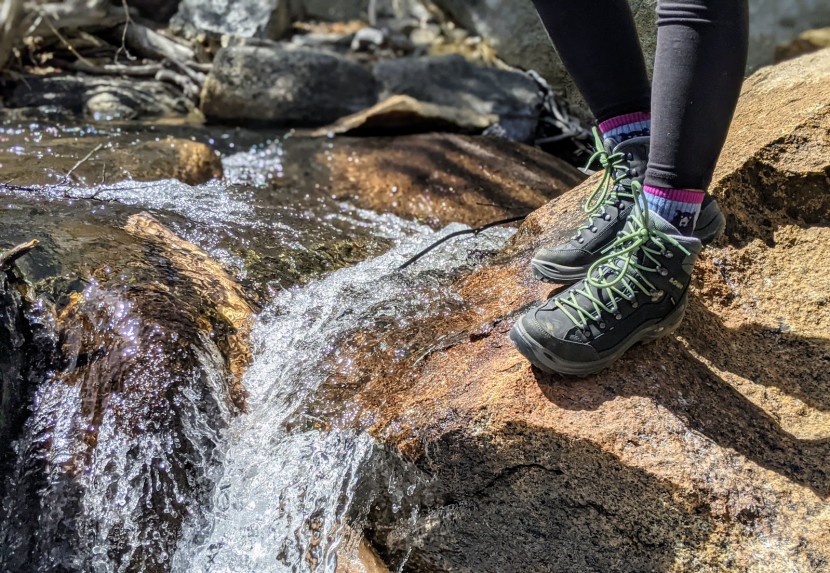 lowa renegade gtx mid for women - the use of vibram rubber makes the renegade a sticky shoe on granite...
