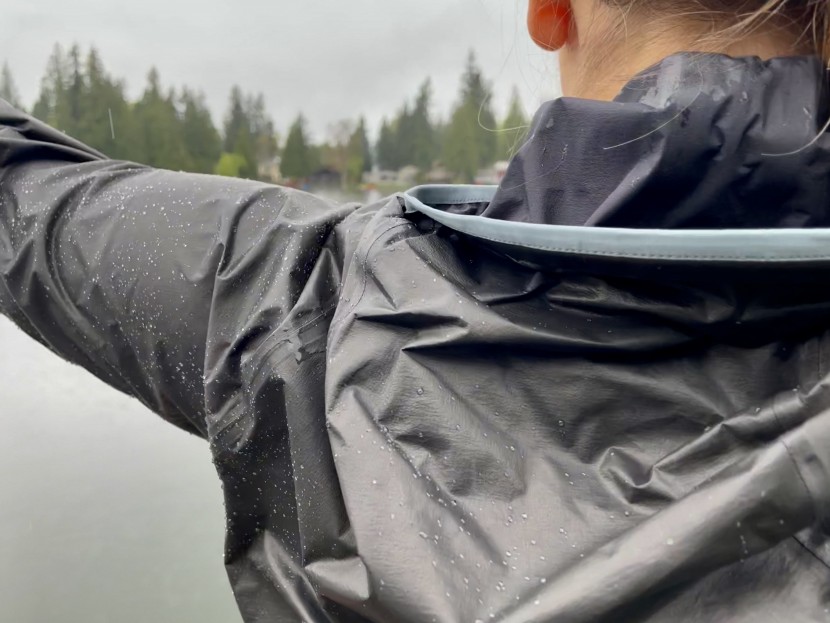 arc&#039;teryx norvan sl hoody for women - the edging of the stashable hood is slightly reflective for safety.