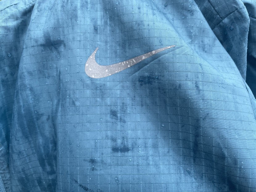 nike essential jacket for women - after a run in the light rain, water starting soaking through the...