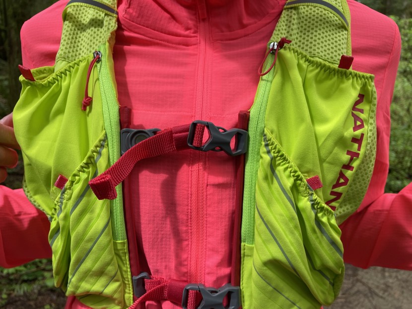 nathan pinnacle 12l  for women - look at how big the front pockets are!