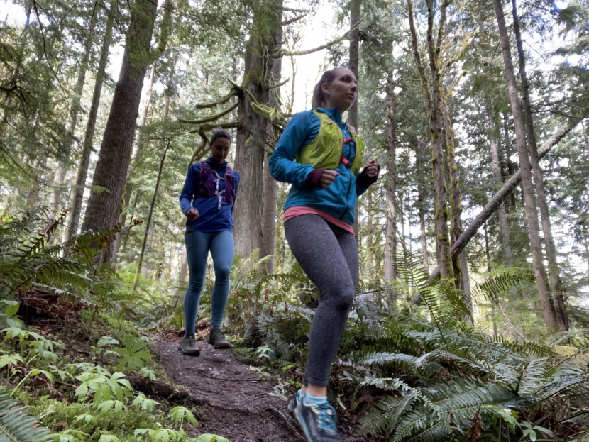 nathan pinnacle 12l  for women - we love how comfortable this vest is, even when stuffed to the brim...