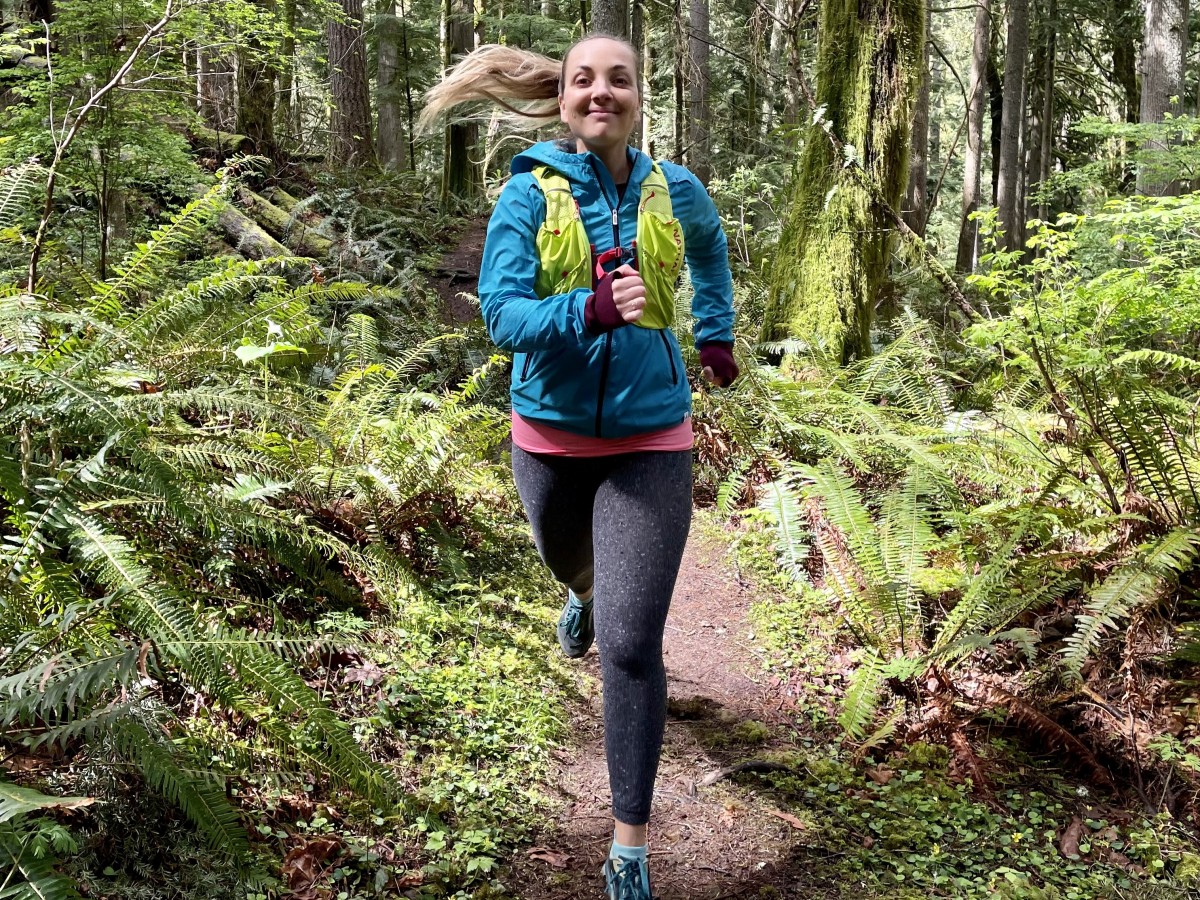 Nathan Pinnacle 12L  - Women's Review (Feeling lightweight and free in the super cozy Nathan Pinnacle 12L.)