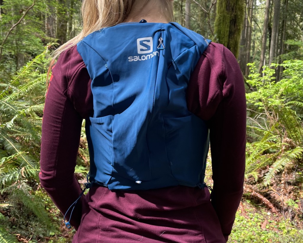 How to Choose a Women's Hydration Pack for Running - GearLab