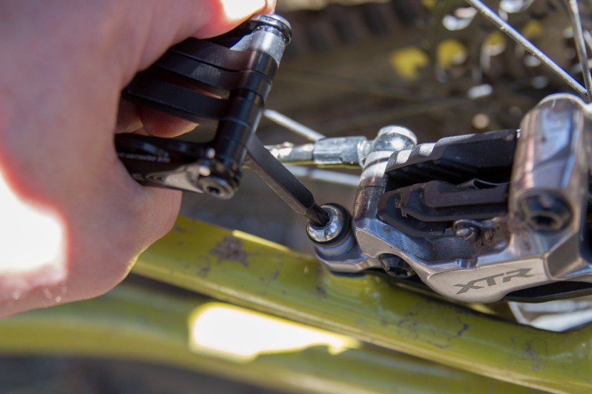 lezyne super v 22 - the simple layout makes this tool very fast and easy to use.