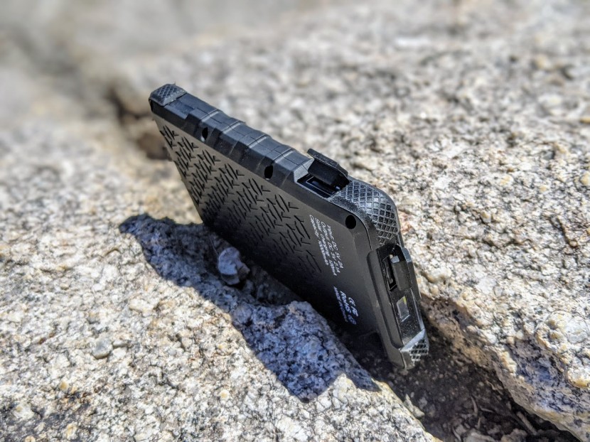 beartwo 10,000mah - we liked the hidden placements of the usb ports on this panel.