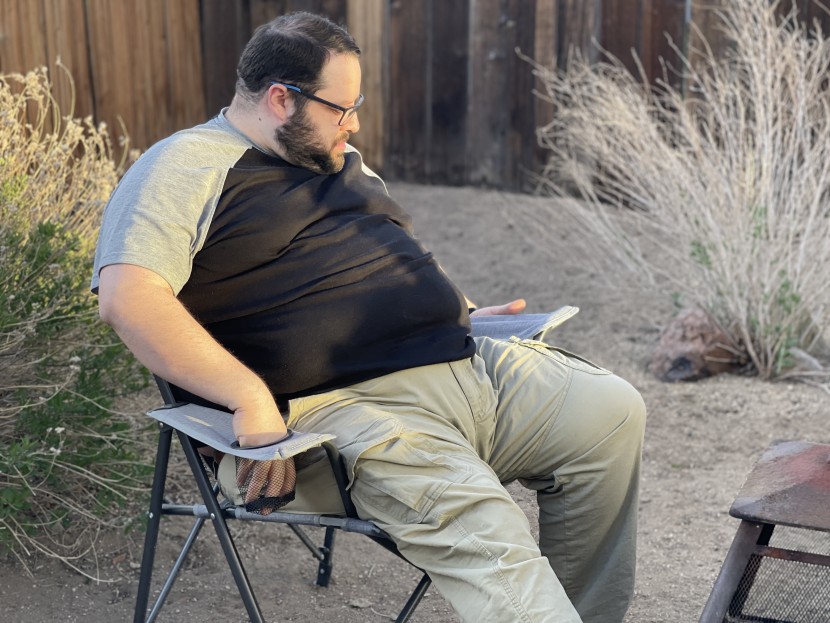 gci outdoor comfort pro - this chair features a cupholder on the right and a dedicated phone...