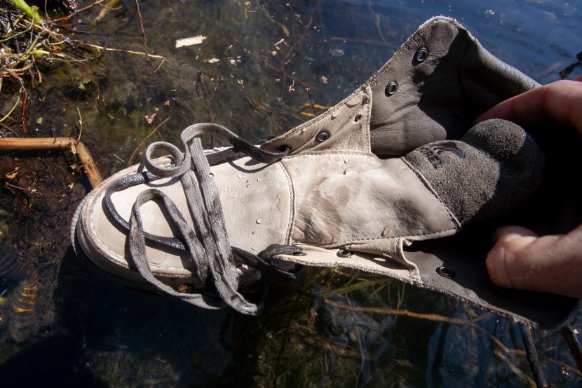 sorel madson ii moc toe - you can clearly see the gussets here - if only they were waterproof.