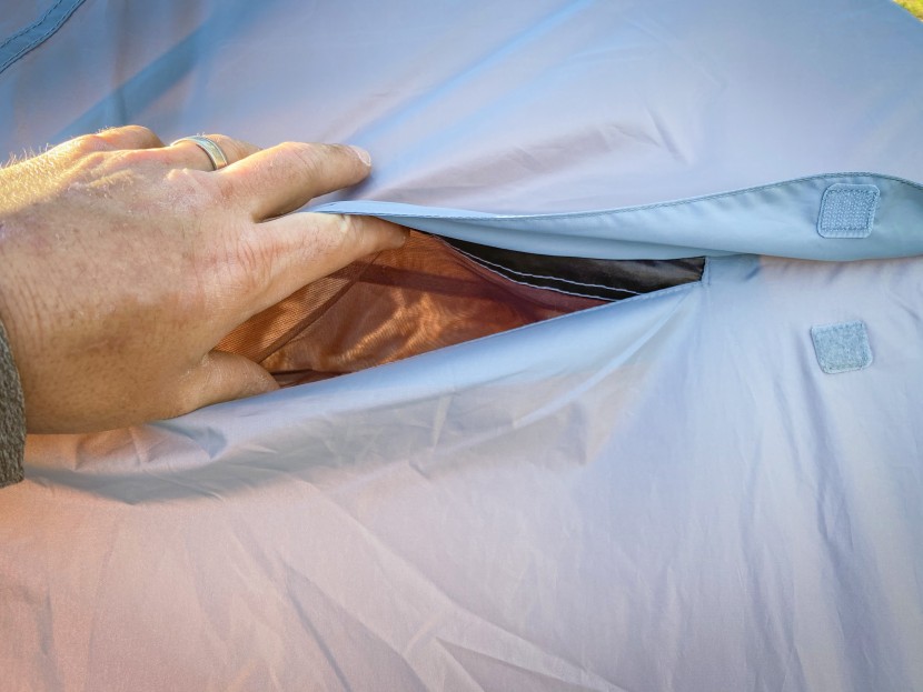 marmot limestone 4 - an outside, weather proof pocket built into the rainfly, nice work...