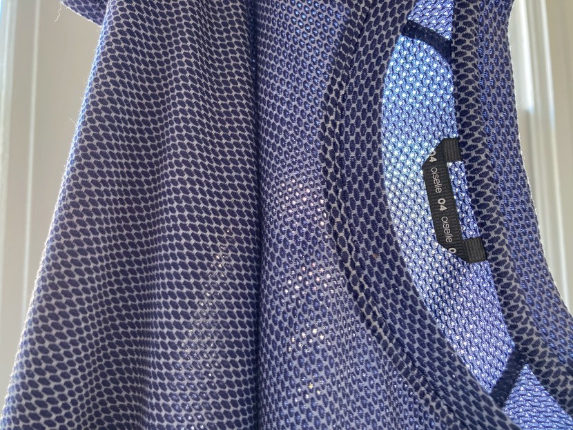 oiselle flyout short sleeve for women - oiselle&#039;s hoverfit fabric has honeycomb-like structure that makes it...