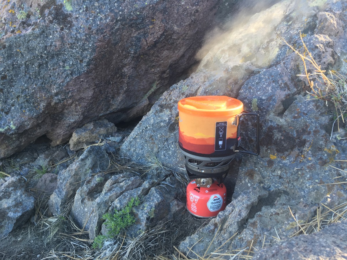 JetBoil MiniMo Review (When it's windy, find a naturally sheltered spot for best performance.)