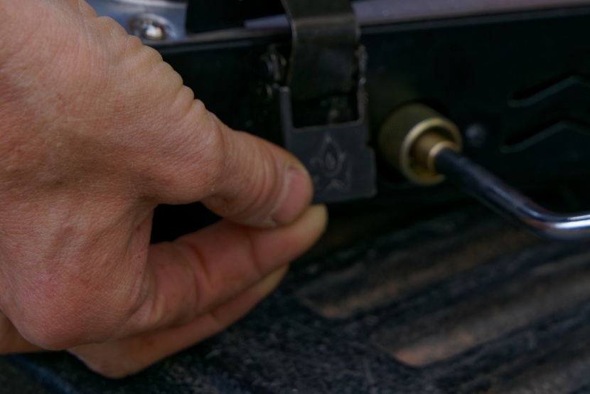 camp chef everest 2x - we expected these latches to be stronger, however we noticed they...