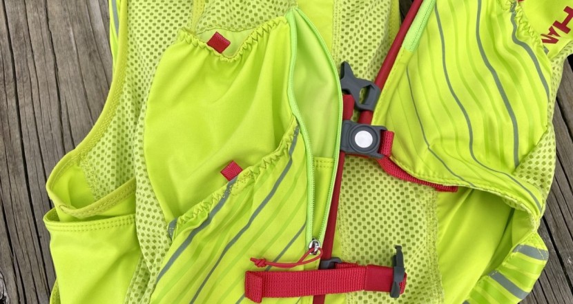 hydration pack for running womens - a quick glimpse of some of the many pockets for hire on the pinnacle...