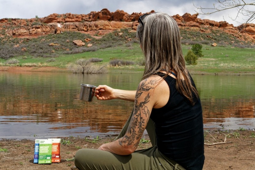 alpine start instant - what&#039;s better than enjoying tasty coffee in a beautiful place? trick...