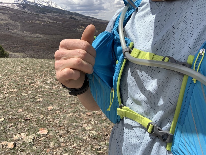 nathan pinnacle 12l - simple and adjustable, the signature nathan sternum straps work...