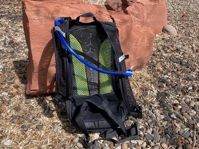 camelbak m.u.l.e. pro 14 - here you can see the back panel&#039;s structure that provides very good...