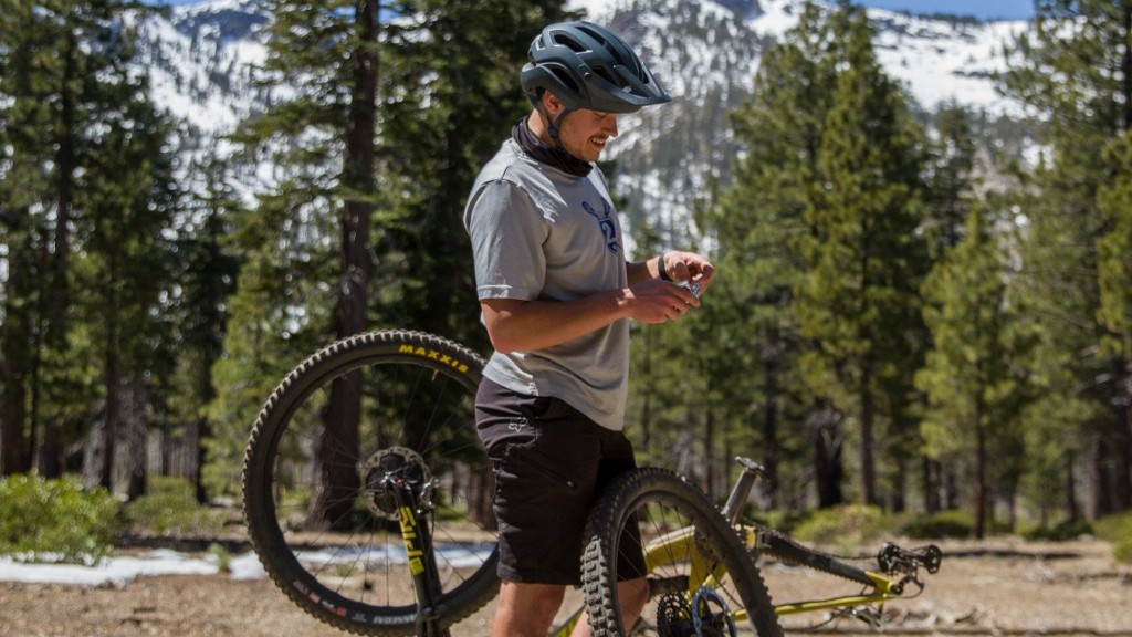 A Mountain Bike Kit That Will Make You Want To Do Another Lap - Men's  Journal