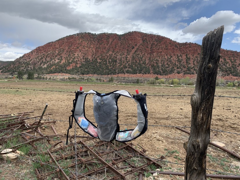 ultimate direction halo - the ultra breathable mesh also makes for easy gear organization.