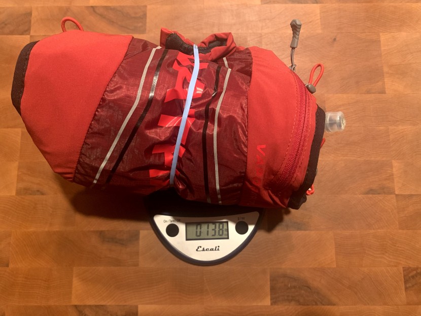 nathan vaporair 2.0 - while not the heaviest vest, it only carries half a liter of gear...