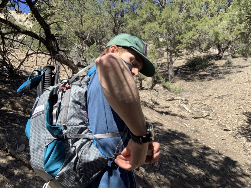 ultraspire bryce xt - adjustment straps on the sides provide a tight fit and help with the...