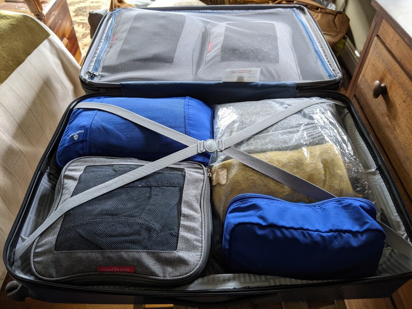 american tourister stratum xlt 28&quot; - the bag gives you a nice amount of organizational features.