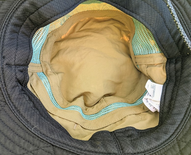 interior mesh of the baggies brimmer extends the entire height of...