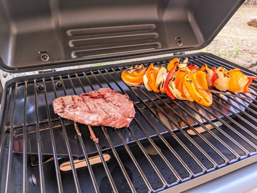 char-broil 240 portable - though it only emanates from a single source, the high btu output of...