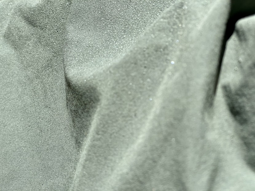 patagonia skyline traveler for women - water beads well due to the dwr treatment.