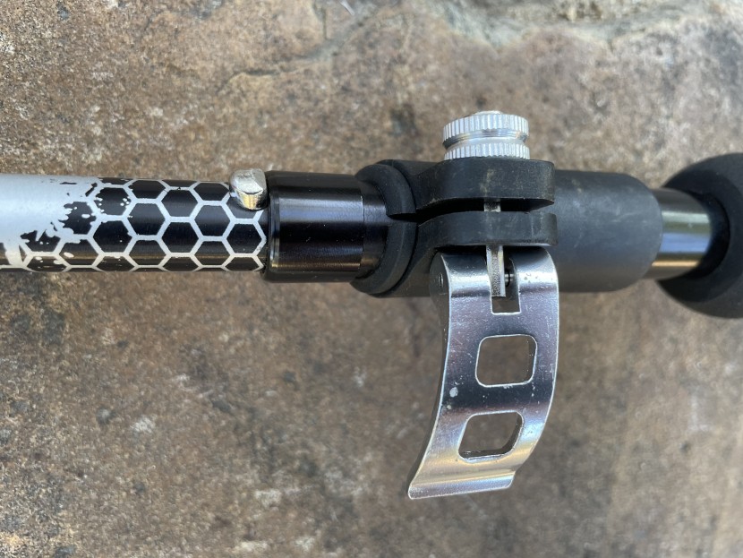 trekology trek-z 2.0 - a simple button keeps the trek-z's foldable pole sections extended...