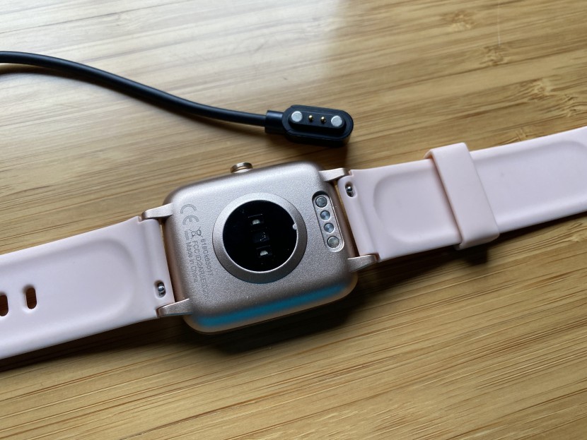 letscom smart watch - a look at the magnetic battery charger.