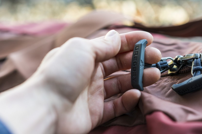 gregory supply duffel - we loved the jumbo, t-grip zippers on this bag.