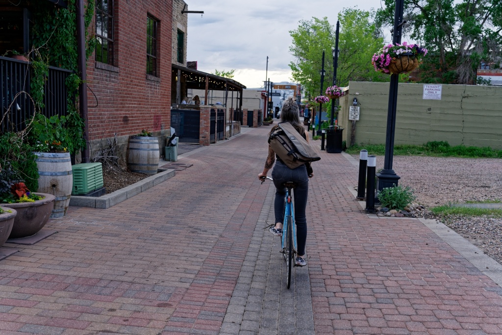 messenger bag - for those dreamy evening commutes, the buran is a great companion -...