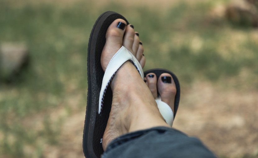 sanuk yoga mat - the straps are soft, wide and strategically placed to offer some...