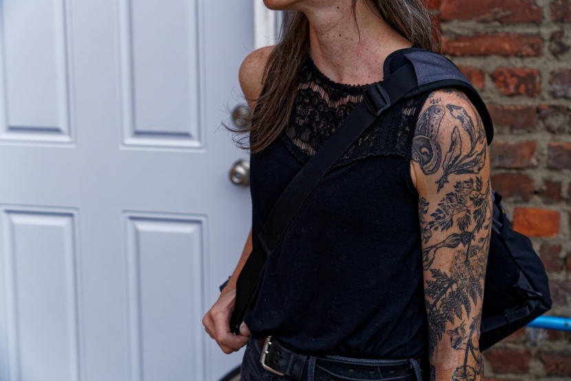 burley transit - the padded shoulder protector is short and among the least comfy in...