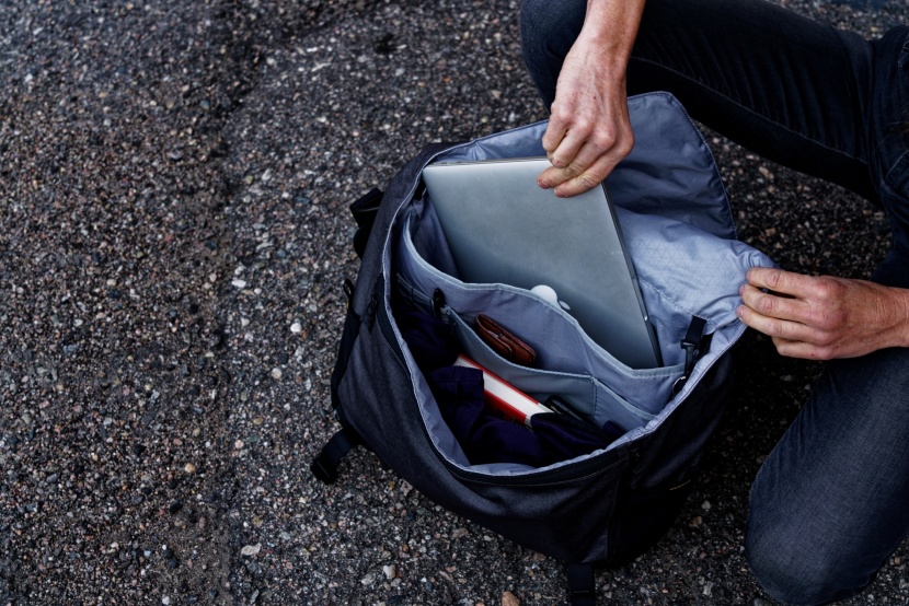 burley transit - there are three options for carrying a 15&quot; laptop in this bag - here...
