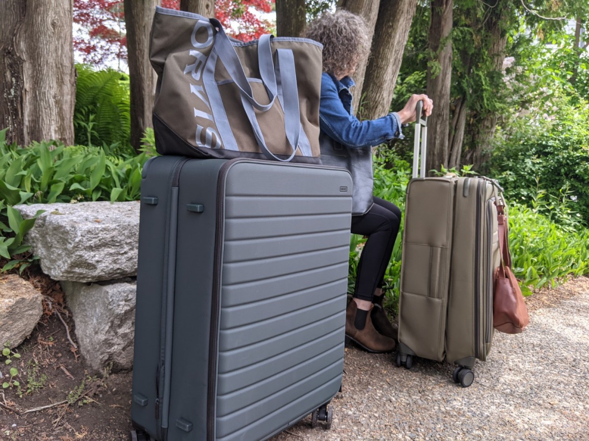 Away Expandable Large Review Tested by GearLab