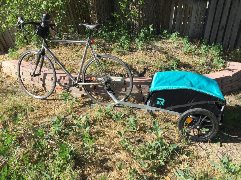 retrospec rover hauler - the rover has a snug top cover with durable feeling plastic clips to...