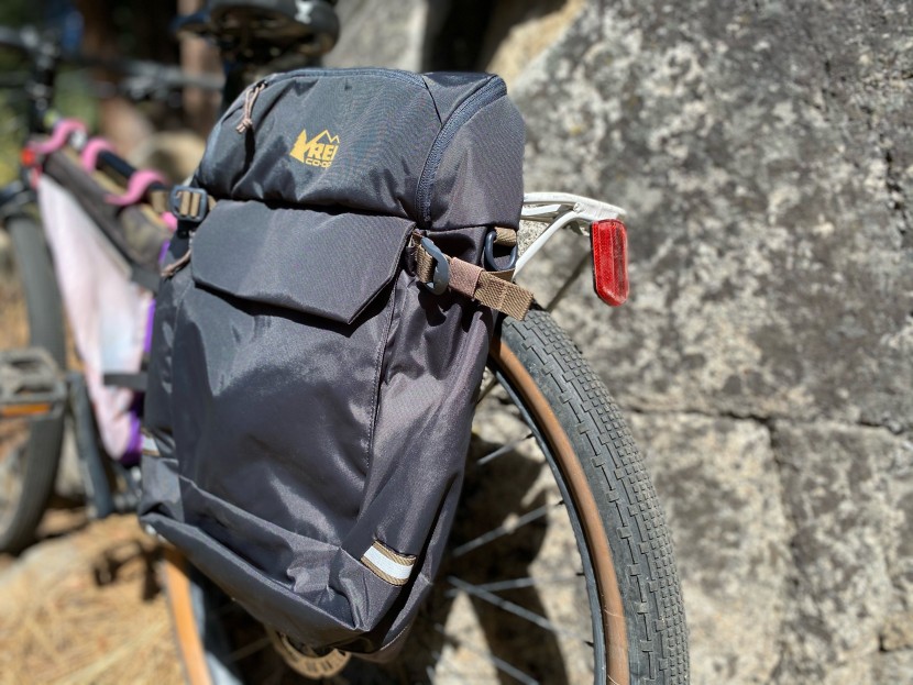 REI Co-op, Junction パニアバッグ REI Co-op Junction Pannier Review | Tested & Rated