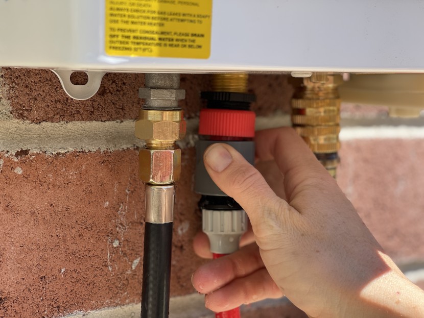 camplux pro series 6l - the quick-connect adapters that come with this unit aren&#039;t...