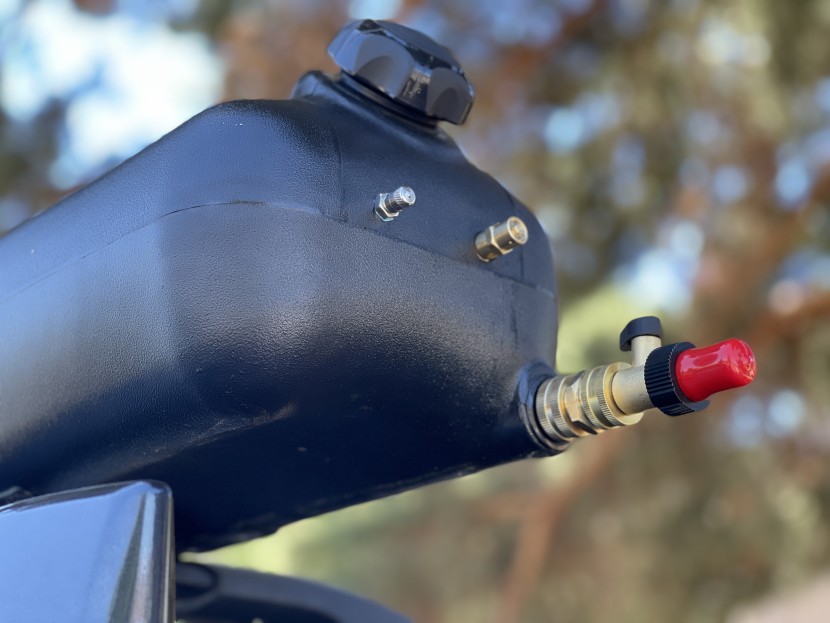 waterport weekender - quickly disconnecting the hose and covering the exposed plastic with...