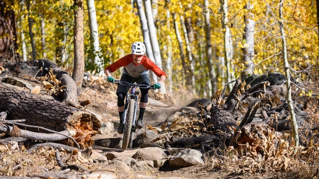 trail mountain bike - the polgon siskiu t8 costs less than $2500, but it looks and rides...