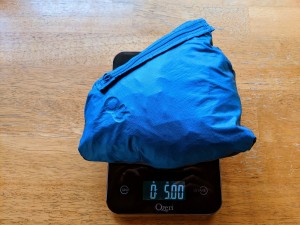 5 ounces puts this jacket squarely in the middle-weight class, and...