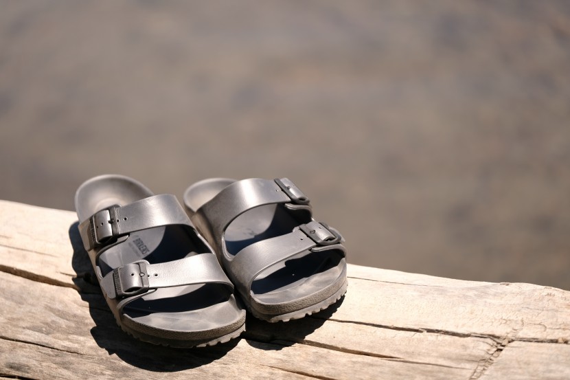 flip flops men - from the start, contoured footbeds offer a great deal of support.