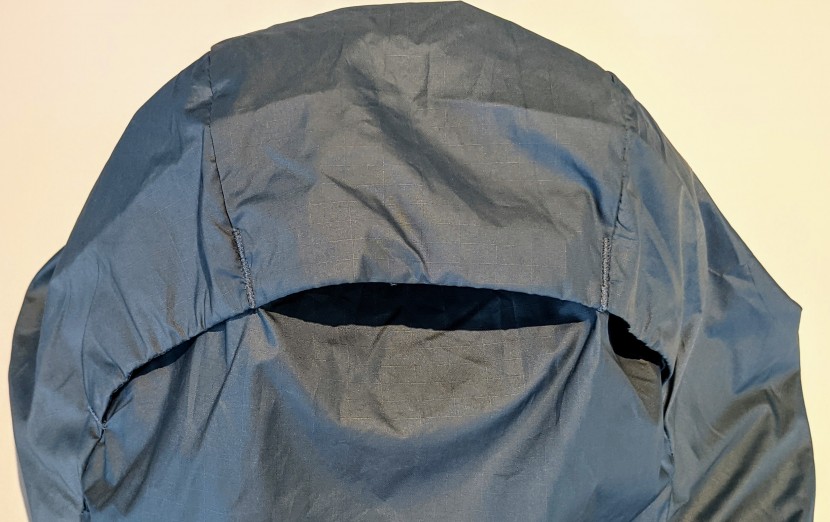 nike trail windrunner - large hood and chest vents are the main methods of ventilation.