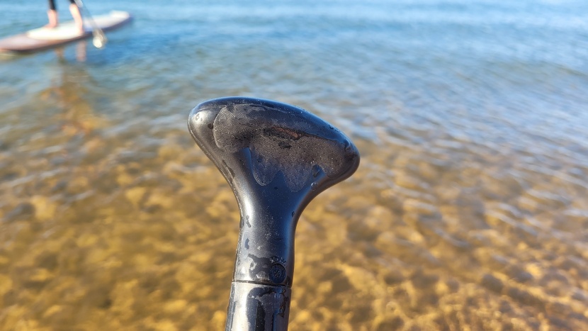 isle 2-piece carbon - the handle on the isle is comfortable and ergonomic to hold.